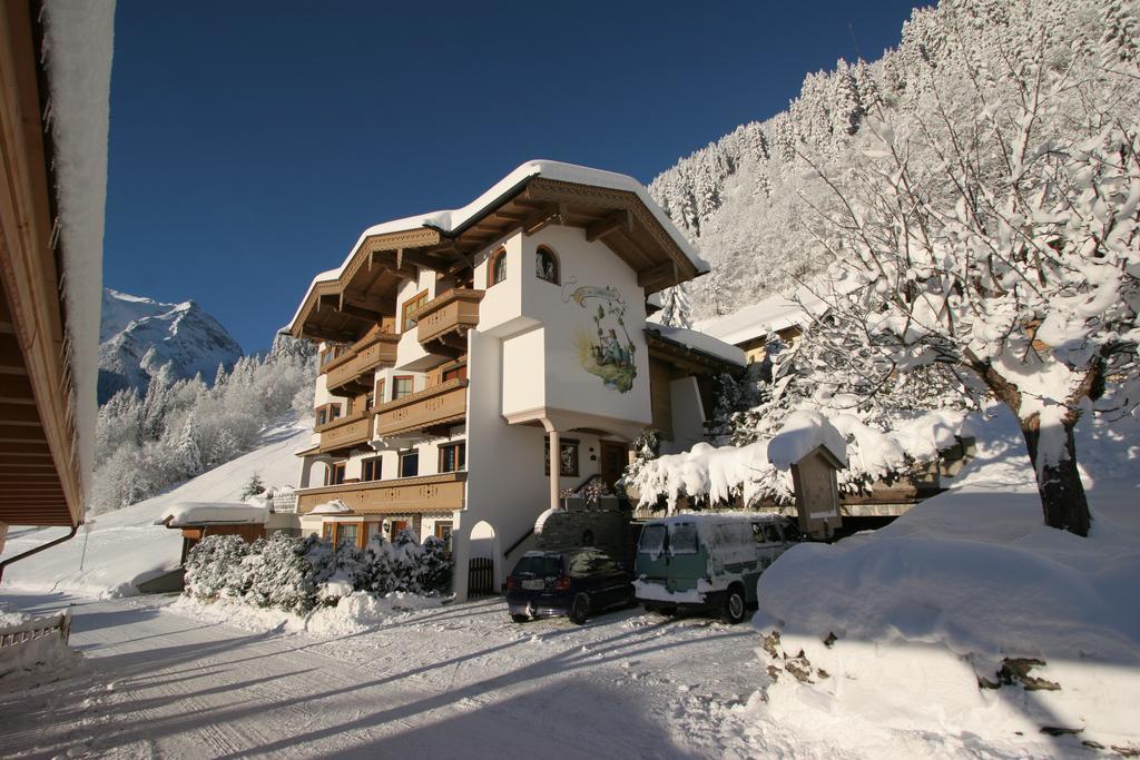 Haus Am Sonnenhang Finkenberg Exterior photo